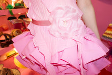 Load image into Gallery viewer, choker di seta e cotone rosaspino fatto a mano indossato come cintura