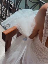 Load image into Gallery viewer, Couture Bridal Headpiece