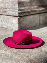 Load image into Gallery viewer, boho hat velvet fuxia invernale cappello rosa ely b hats