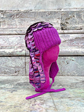 Load image into Gallery viewer, Cappello invernale rosa con paillettes, composizione 50% mohair, 50% lana