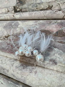 Pettine per capelli decorato con perle bianche e piume, ideale per accessori da sposa